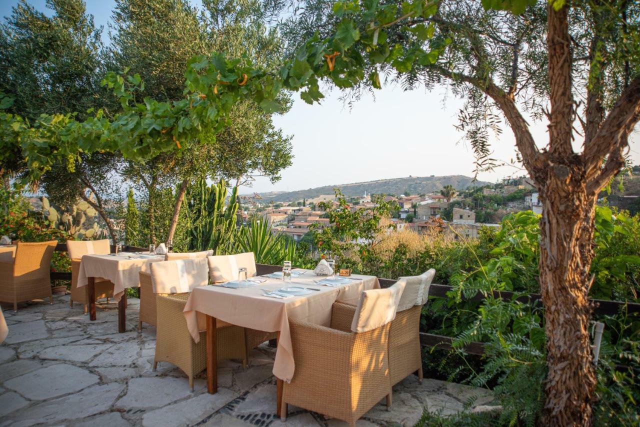 Adamos Hotel Apartments Тохни Екстериор снимка